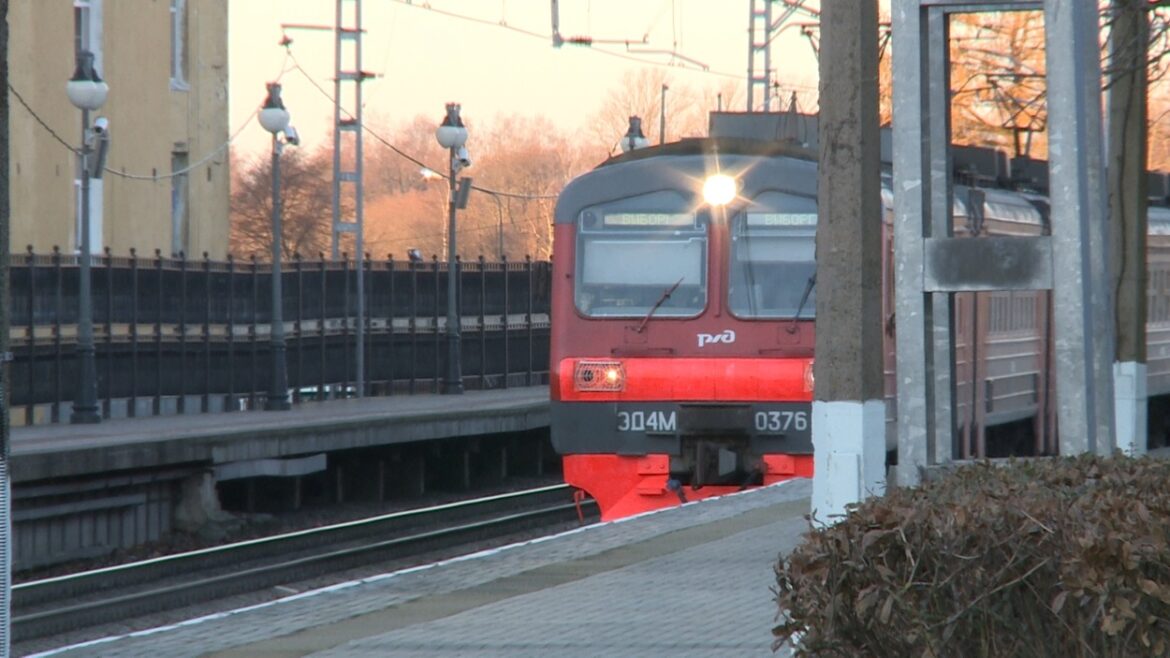 Опубликован график движения пригородных поездов в новогодние праздники